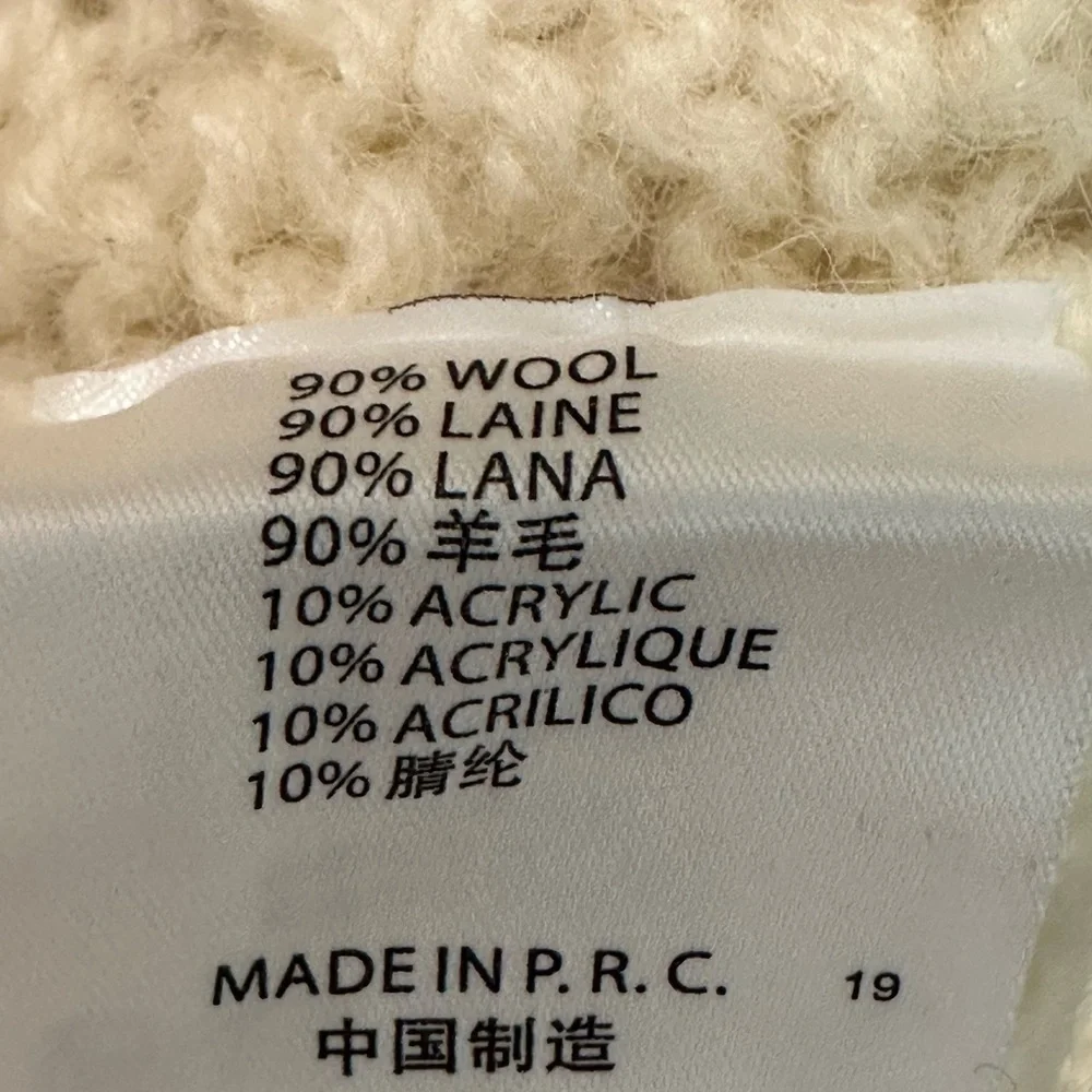 Brandy Melville Wool Chunky Sweater Cardigan. Cream/Ivory. Size: Medium - Picture 9 of 9